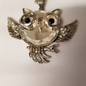 Chain necklace with silver and mirrored owl.
